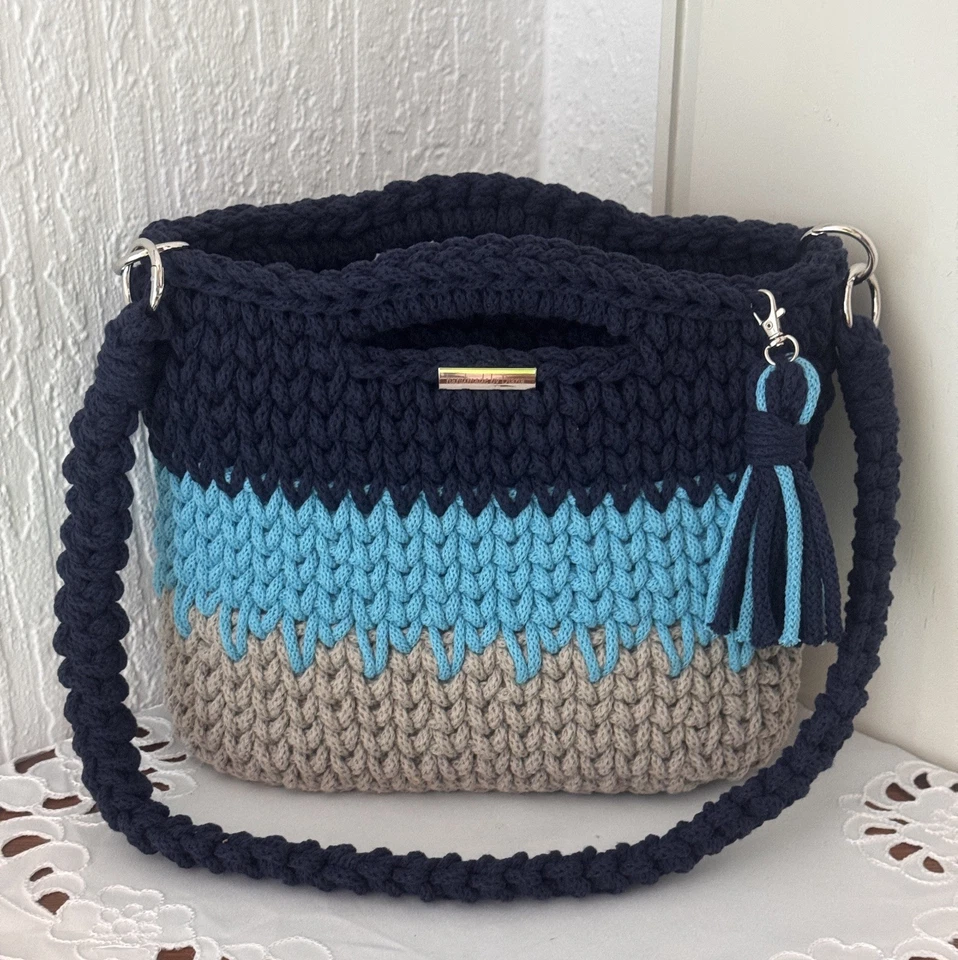 Handtasche Damen-Tasche aus Bobbiny Garn- gehäkelt Handarbeit  - Bild 1 von 1