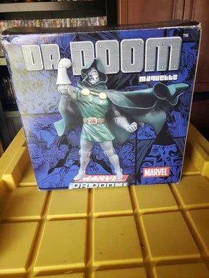 Maqueta Diamond Select Dr. Doom Foto 1 de 4