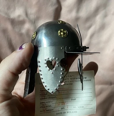 Миниатюрная копия крылатый гусарский шлем - Изображение 1 из 4