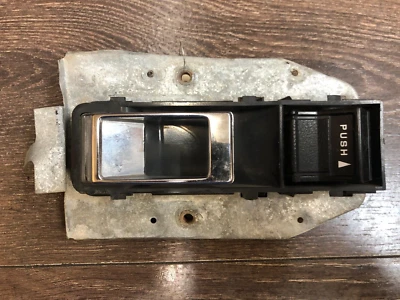 Manija de la puerta interior izquierda Chrysler, Dodge, Plymouth: 1981, 1982, 1983 - 1989 Foto 1 de 4