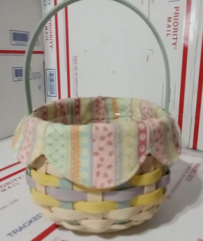 Longaberger 2008 Whitewashed Easter Basket. Parade liner & protector - MINT Cover