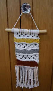 Appendiabiti da parete in macramè su tassello in legno Boho decorazione parete piccolo 32 cm da appendiabiti - Foto 1 di 10