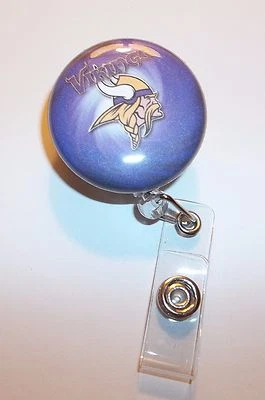 Equipo de fútbol americano NFL retráctil identificación nombre insignia soporte carrete cocodrilo clip tú eliges Foto 1 de 4