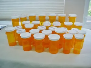 32 Empty RX Prescription Bottles Amber 60 40 30 dram Crafts Fishing Beads Tools  - Picture 1 of 9