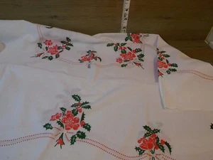Vintage Tablecloth Linen Rectangle Holly Berries De Witte Lietaer 35" x 33" - Picture 1 of 5