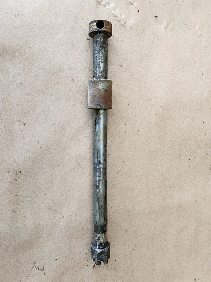 1971 铃木 TS250R TS250 Savage 后轴和间隔器 — 第 1/1 张图片