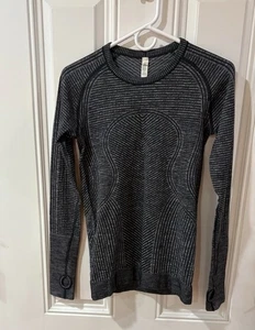 Lululemon Damen grau Langarm Athletica Daumenlöcher Fitness Yoga Pullover Größe 8 - Bild 1 von 4