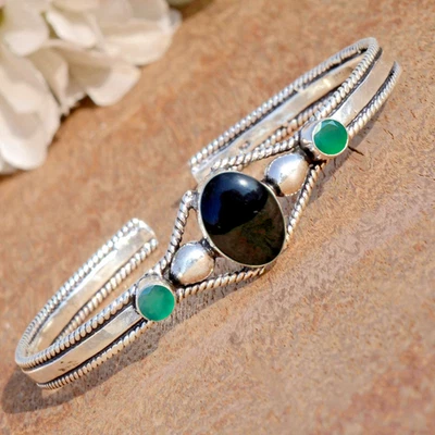 Bracciale in argento sterling 925 con pietre preziose in onice verde nera... - Immagine 1 di 4