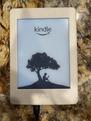Lector electrónico Kindle Paperwhite - blanco, pantalla de alta resolución de 6", luz incorporada, Wi-Fi Foto 1 de 4