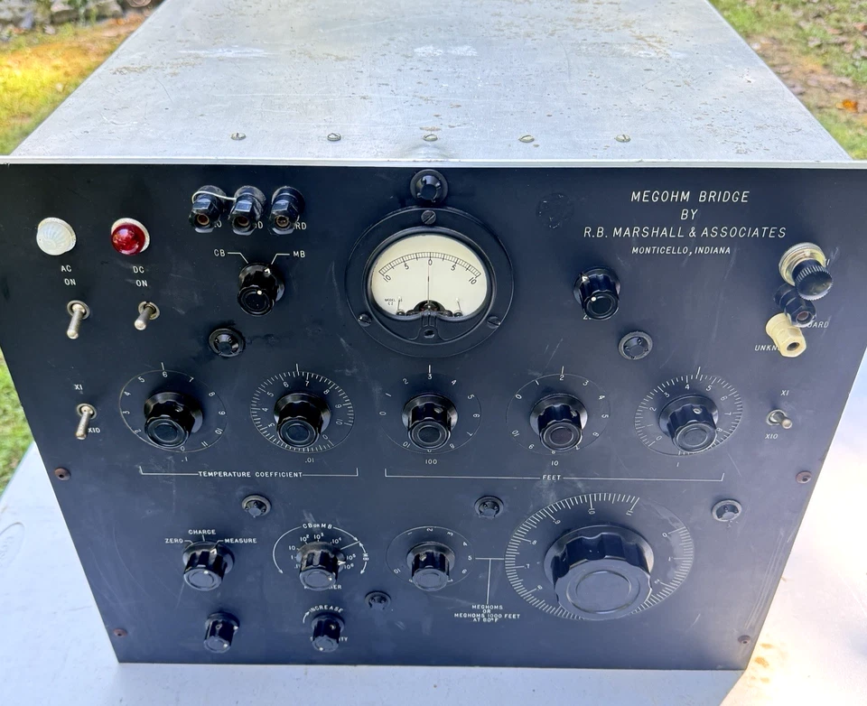 R B Marshall MEGOHM Bridge High Resistance Wheatstone Bridge Console Rack Mount - Image 1 of 4