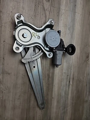 Toyota Prius C 2012-2019 puerta trasera izquierda regulador ventana con motor OEM Foto 1 de 4