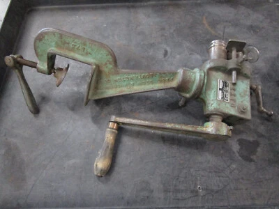 Máquina crimpadora Pexto Peck Stow chapa manual motorizada flanger 0581 usada Foto 1 de 4