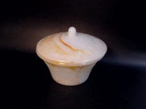 Cuenco y tapa de vidrio de escoria naranja y blanco Akro Agate. 5" de diámetro x 4" de alto - Imagen 1 de 6
