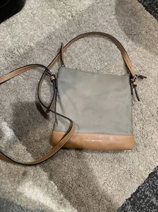 TOMMY HILFIGER NYLON TAN CROSS BODY BAG PURSE ADJUSTABLE STRAP - Picture 1 of 5