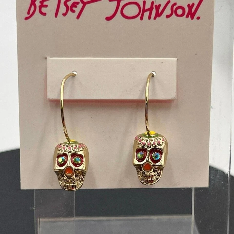 Betsey Johnson "calypso Betsey" Skull Drop Earrings -