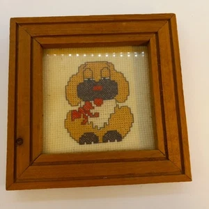 Tappetino vintage anni 90 completo punto croce cane con fiocco cornice marrone 5x5in" - Foto 1 di 7