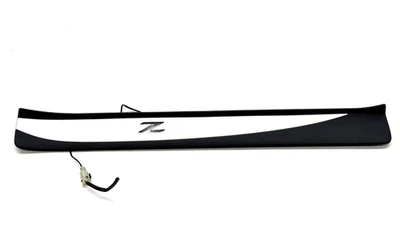 Nissan 370Z 2009-2020 pasajero delantero derecho umbral iluminado cubierta OEM Foto 1 de 4