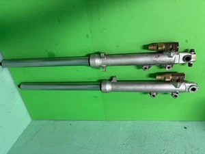 SUSPENSIÓN HORQUILLA DELANTERA SUZUKI RG250 RG 250 MK1 DAÑADA - Imagen 1 de 16