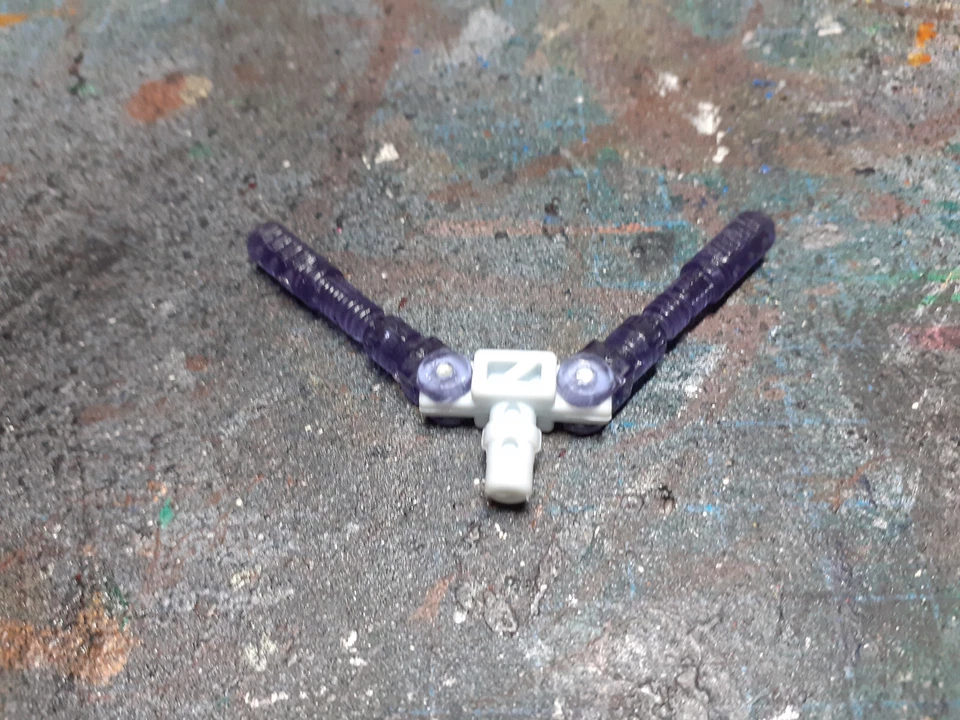 Transformers Universe Airrazor twin blaster / fingers accessory - Image 1 of 1