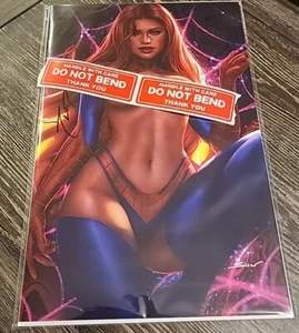 CON ARTISTS #3 SUN KHAMUNAKI Webslinger Virgen T~Menos Firmado - Imagen 1 de 2
