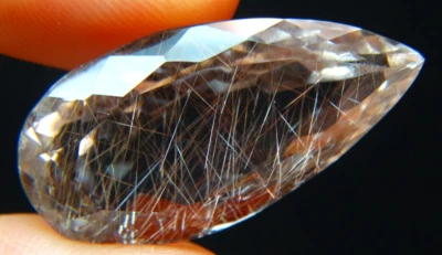 IP-2 Cuarzo Rutilado 29.45ct 31x15x12mm Agujas Doradas Forma Pera Foto 1 de 4