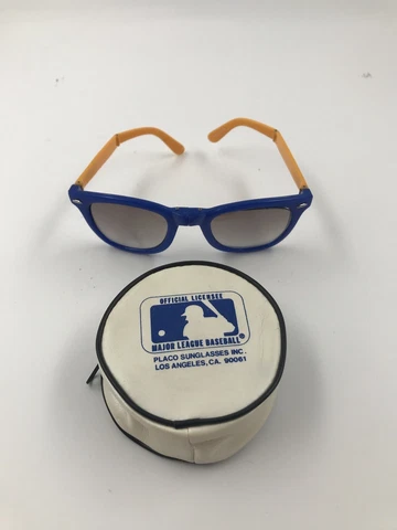 infolder royals glasses Cover