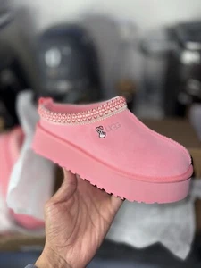 💕NEW!💞 UGG TAZZ LOVE 25 SLIPPER/CLOGI TROPICAL PINK WMNS SIZE 9W - Picture 1 of 11