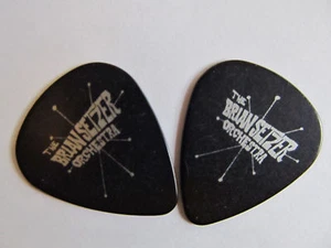 ZWEI Stray Cats Brian Setzer Orchester Gitarren-Plektren - Bild 1 von 2