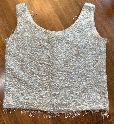 Camiseta sin mangas de colección plateada con lentejuelas y perlas hecha en Hong Kong 100 % lana talla M usada en excelente estado Foto 1 de 4