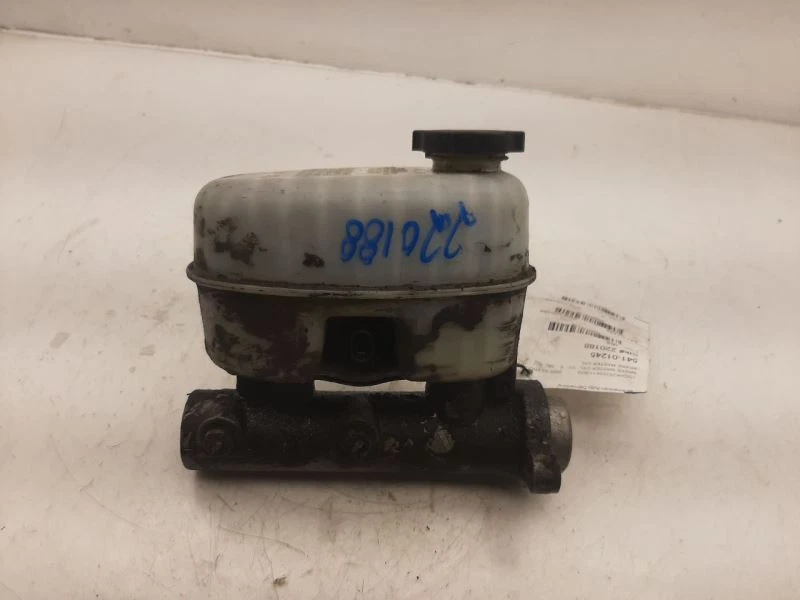 Cilindro maestro de freno 03-07 Chevrolet Express 2500 19209234 Foto 1 de 4