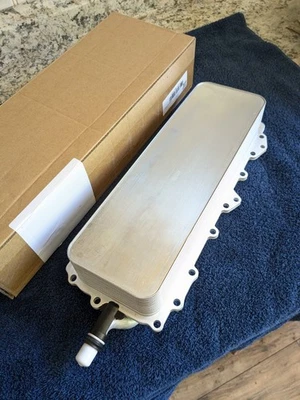 FIT Land Rover Discovery Range Rover Jaguar XF XJ XK Engine Oil Cooler 3.0L 5.0L Foto 1 de 4