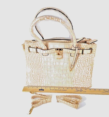 Bolso de hombro Dasein para mujer de cuero en relieve con patrón sintético Foto 1 de 4