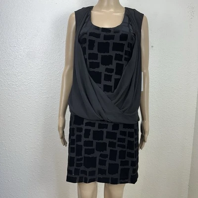 Vestido de Cóctel Karen Kane Drapeado Frontal Doble Capa Terciopelo Burnout Negro M Foto 1 de 4