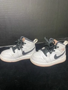 Air Jordan’s Nike - Light Pink And Black And White Child 5 Used Condition 5C - Picture 1 of 7