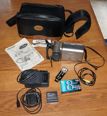 Sharp 8mm Viewcam 8 DIS Camcorder VL-E765U w/ Tape / Charger Battery Manual/Case - Image 1 of 4