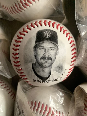 Lot Of 12 DON MATTINGLY 1996 NY Yankees Baseballs BURGER KING PROMO Photo Balls Cover