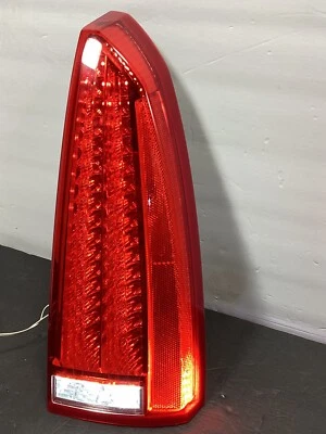 💥 06 - 11 CADILLAC DTS LED TAILLIGHT RIGHT PASSENGER SIDE WORKS NICE 15858152 - Image 1 of 4