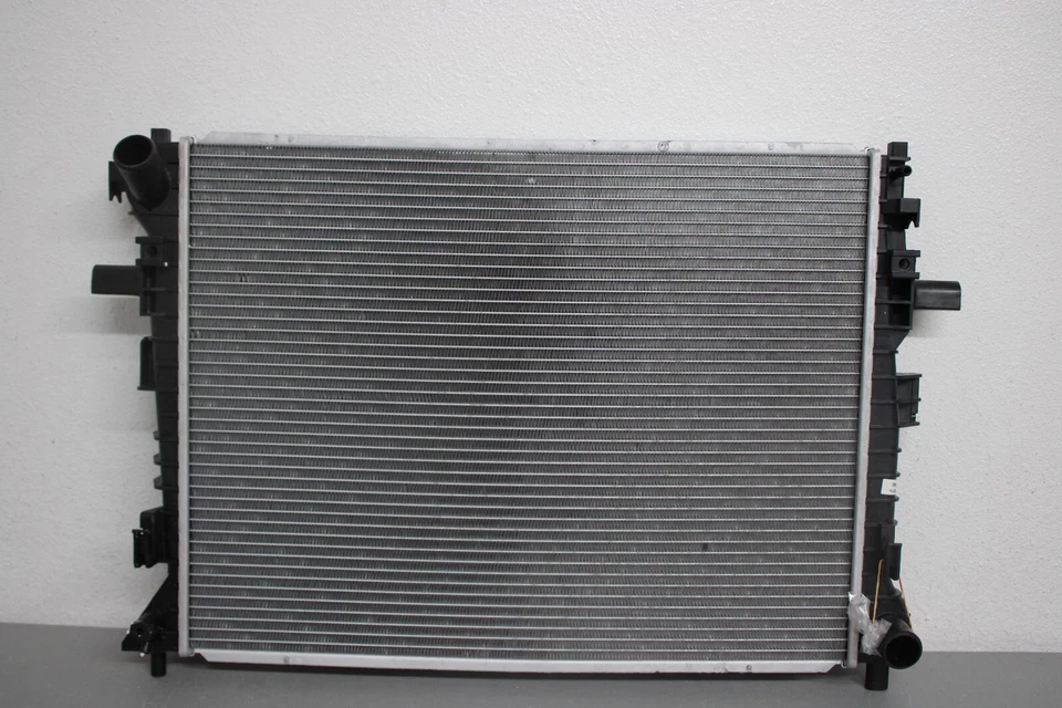 2006 2007 2008 2009 FORD CROWN VICTORIA RADIATOR Foto 1 de 4