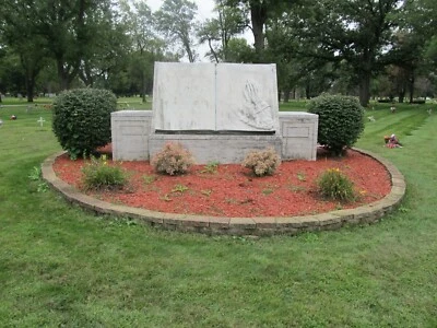 (2) Cemetery Plots  Side by Side Mt Auburn Stickney, Ill Garden Of Devotion - Image 1 of 4