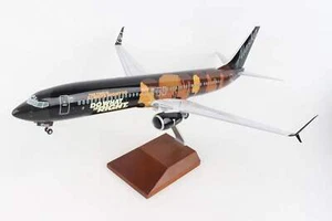 SKYMARKS ALASKA 737-900 1/100 COMMITMENT W/STAND & GEAR ** - Picture 1 of 16