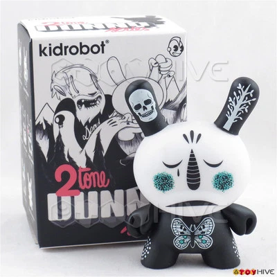 Kidrobot Dunny 2010 2tone series vinyl figure by Ryan Bubnis with original box  - Image 1 of 3