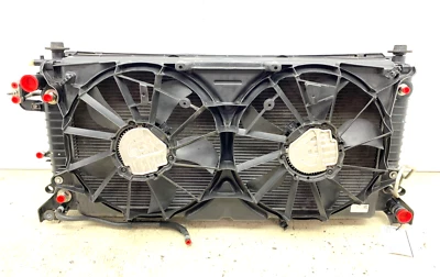 2015 - 2016 CHEVY SUBURBAN OEM 5.3L ENGINE RADIATOR A/C CONDENSER FAN 23123635 Foto 1 de 4