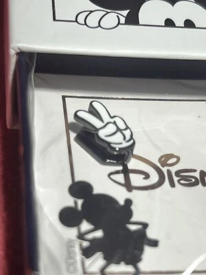 Disney Keep Collective Mickey Hand Charm Minnie Mickey Disney Retirado NUEVO EN CAJA Foto 1 de 4