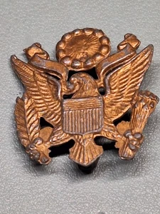 DISTINTIVO VISIERA UFFICIALE ESERCITO SECONDA GUERRA MONDIALE VINTAGE - Foto 1 di 3