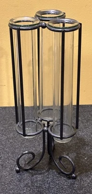 Juego de jarrones de metal negro con 3 tubos de ensayo de vidrio Foto 1 de 4