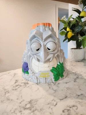 Aspersor de agua Hasbro Tiki Soki Super Soaker Volcano 2004 usado Foto 1 de 4