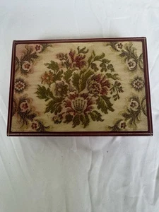 Vintage Rolex Creation Geneve Präsentationsbox Rot Leder Gobelin Top  - Bild 1 von 18