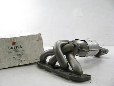 Coletor Ap Exhaust 641198 com conversor catalítico para 2002-06 Altima Sentra 2,5L - Imagem 1 de 4