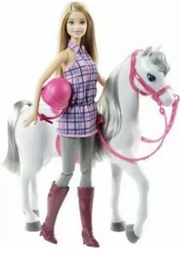 Brandneu 2016 Barbie liebt ihr Pferd Spielset DHB68 Box hat einige Schrammen siehe Bilder - Bild 1 von 4