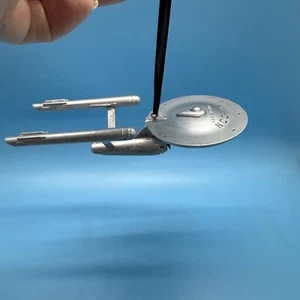 Metal Star Trek U.S.S. Enterprise NCC-1701 Ornamento 6" Natale Tono Argento - Foto 1 di 10
